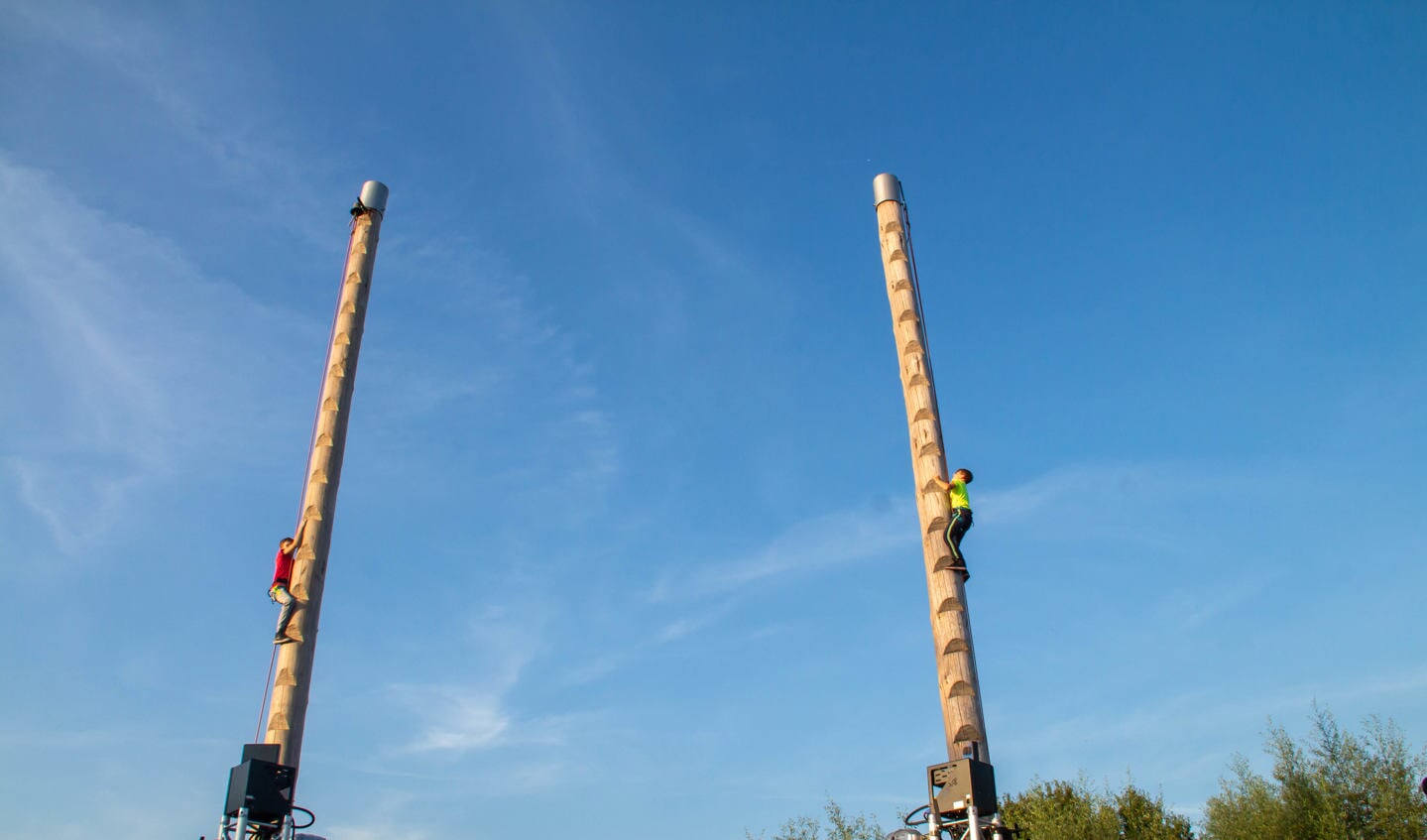 Paalklimmen voor de jeugd in Wijbosch