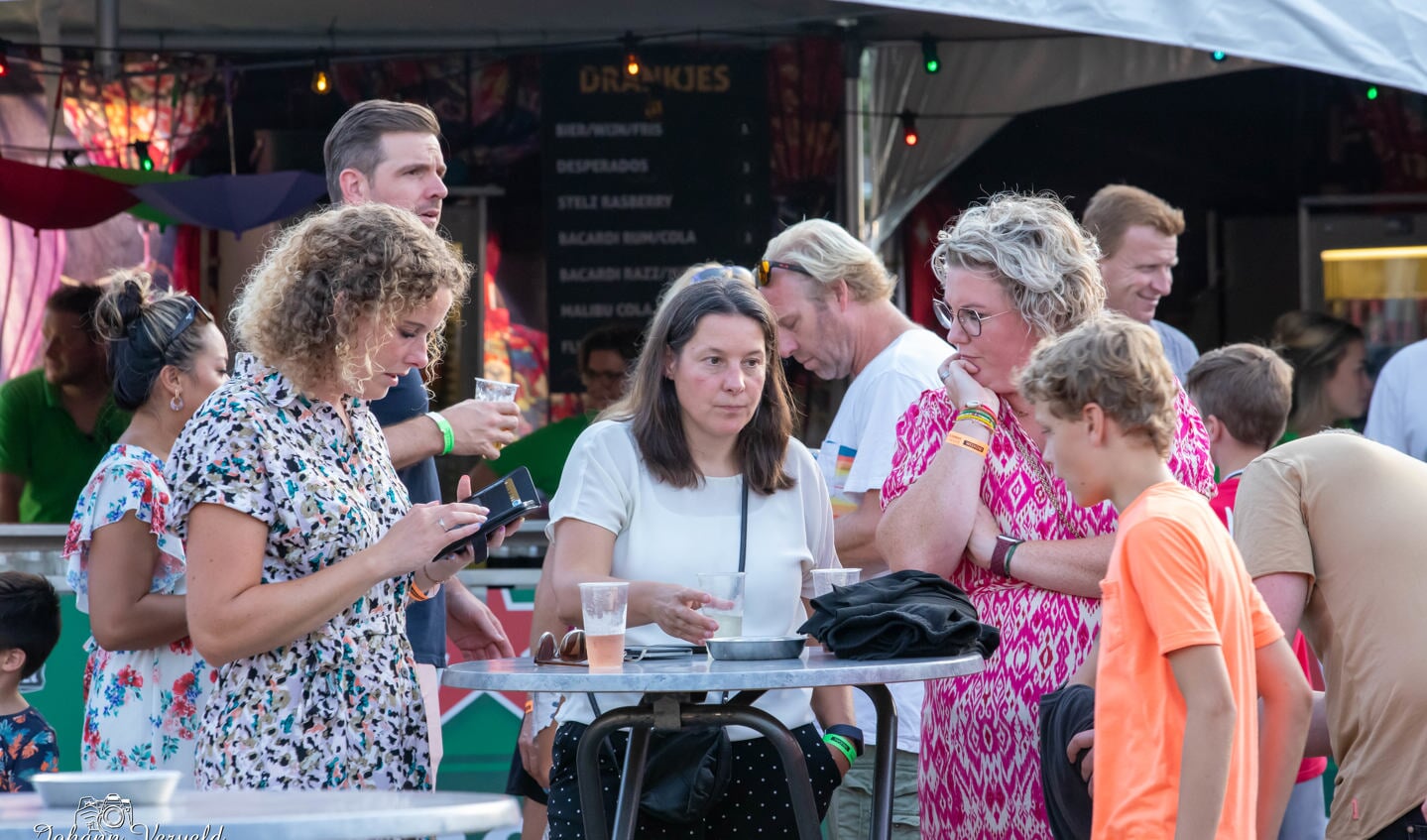 Paalklimmen voor de jeugd in Wijbosch
