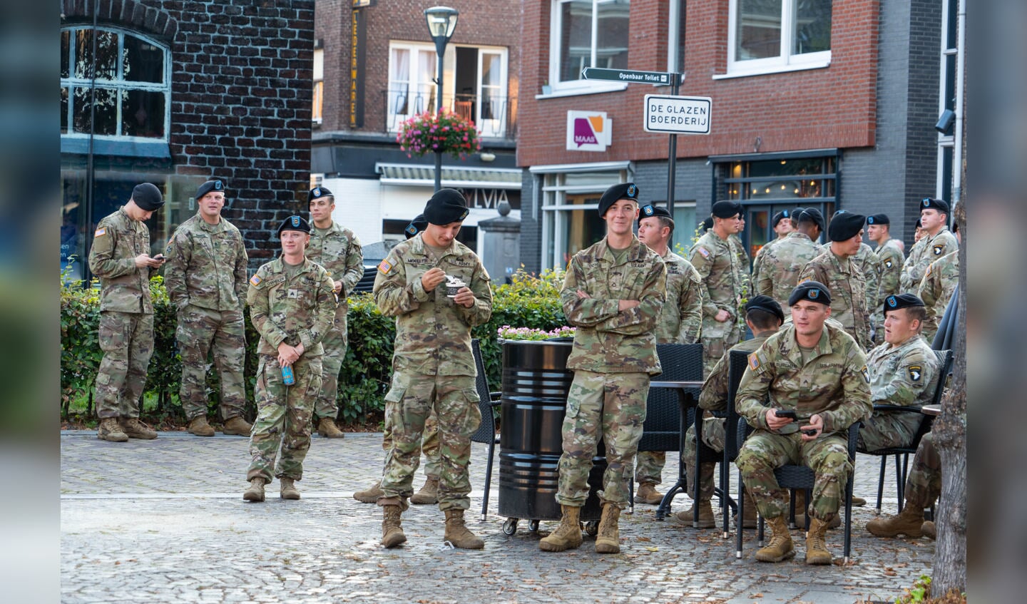 101st Airborne Division Rock Band in Schijndel