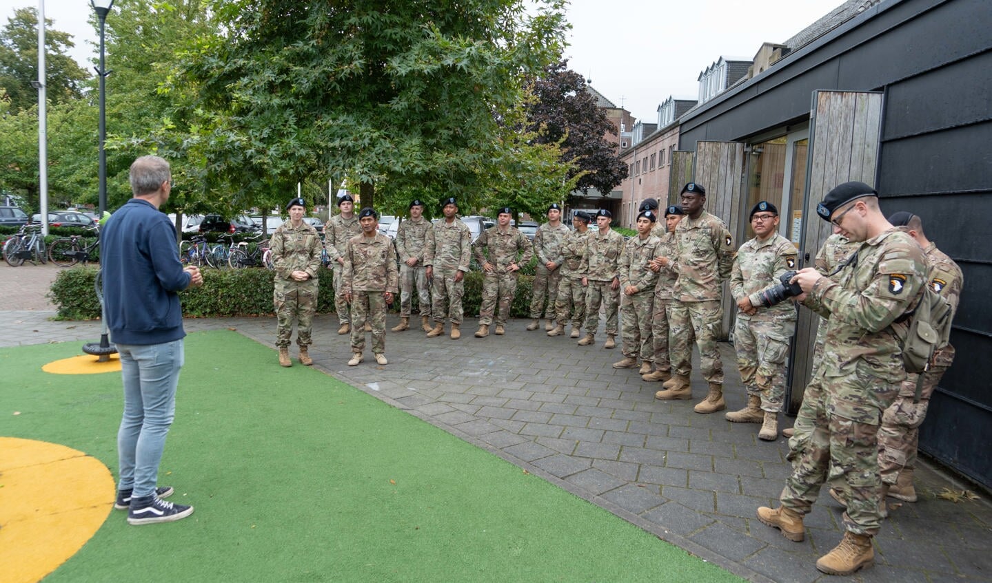 101st Aiborne Division op bezoek in Wijbosch.