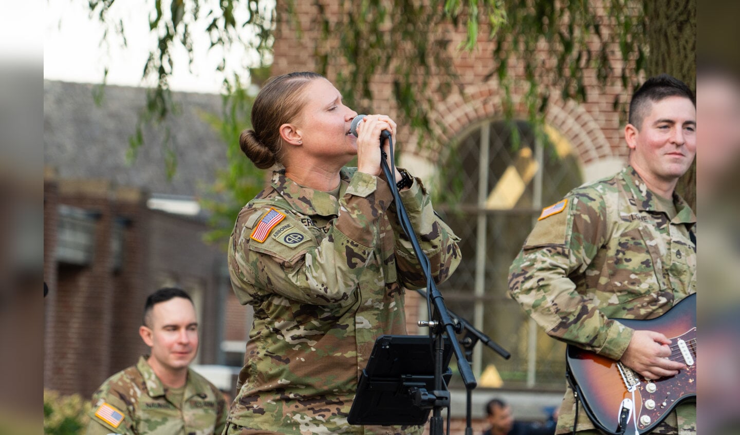 101st Airborne Division Rock Band in Schijndel