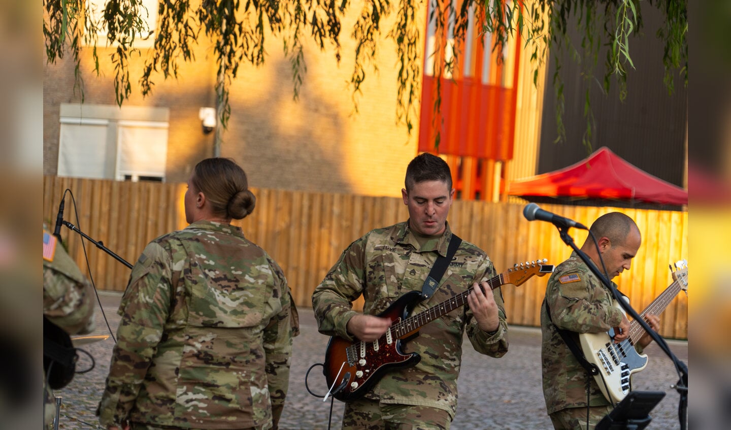 101st Airborne Division Rock Band in Schijndel
