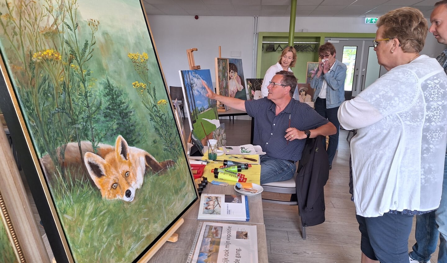 De afgelopen weken presenteerde Steenbergenaar Bert van Drunen zijn schilderijen in gemeenschapshuis'de Vaert'. Tijdens Wij van de Welberg legde hij uit welke technieken er aan ten grondslag liggen. 