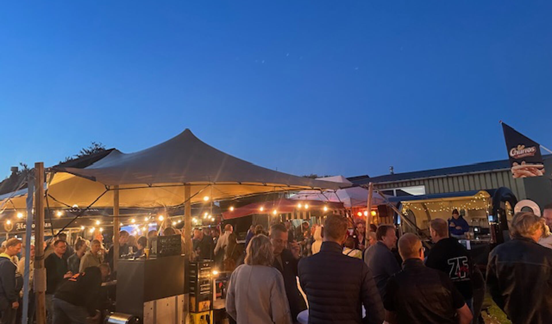 Foto: Een opperbeste sfeer tijdens Burendag op de Welberg.