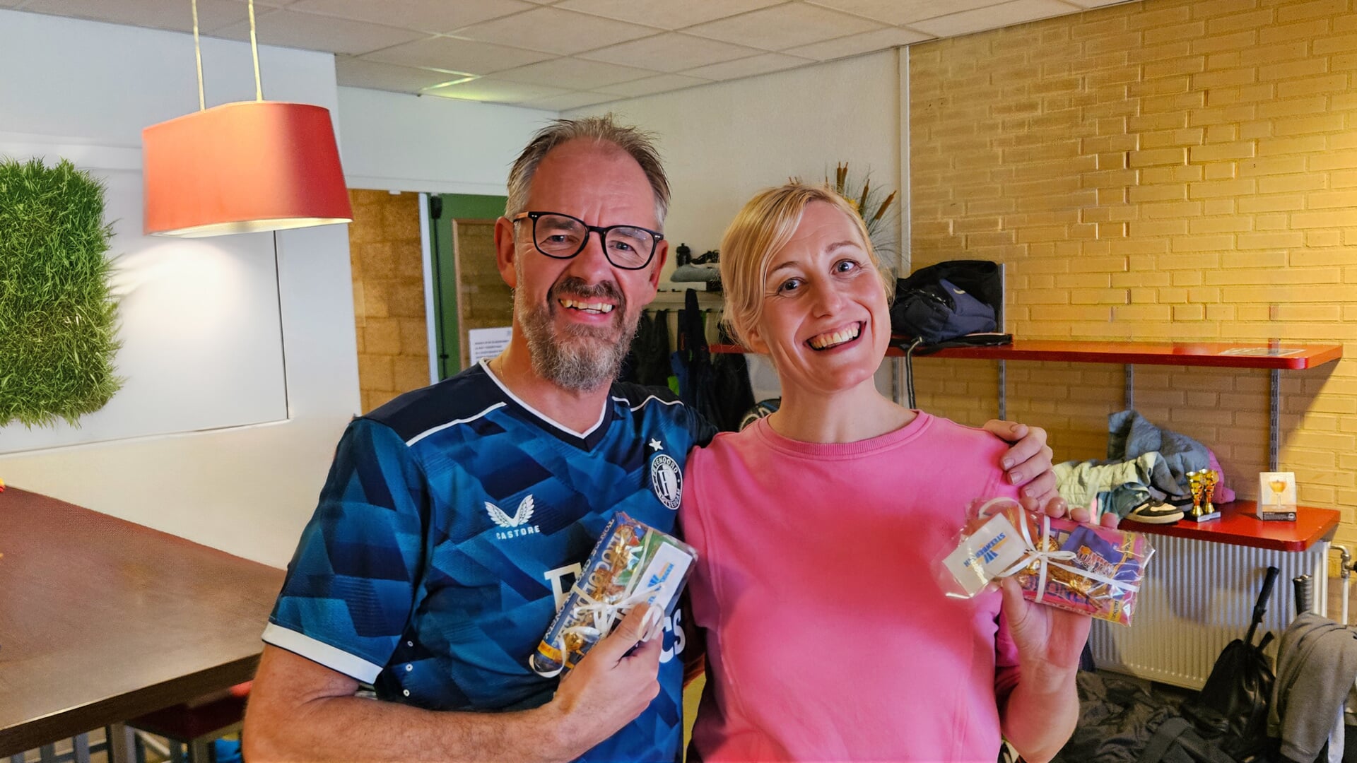 Patrick Oerlemans en Esther van Broekhoven wonnen het gemengd dubbel tijdens de clubkampioenschappen van BV Steenbergen.