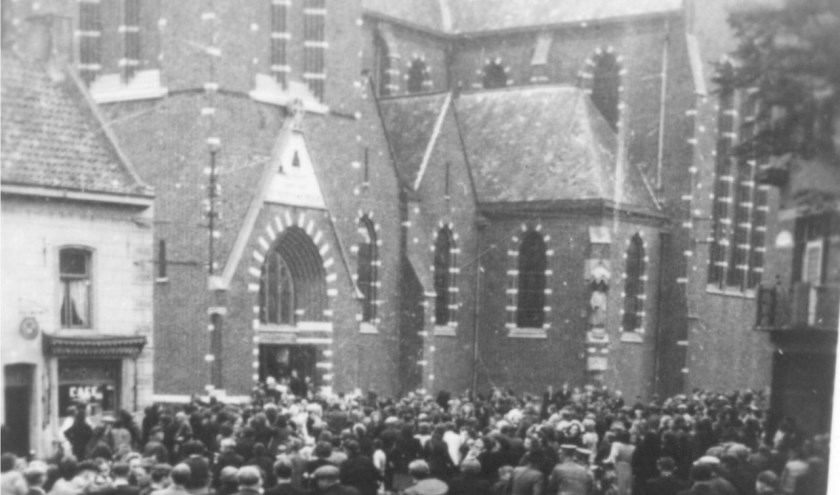 Oproer aan de kerk tijdens de klokkenroof op 10 september 1943