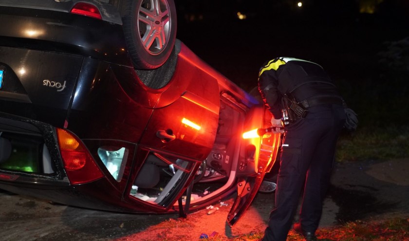 De auto raakte zwaar beschadigd bij het ongeval.