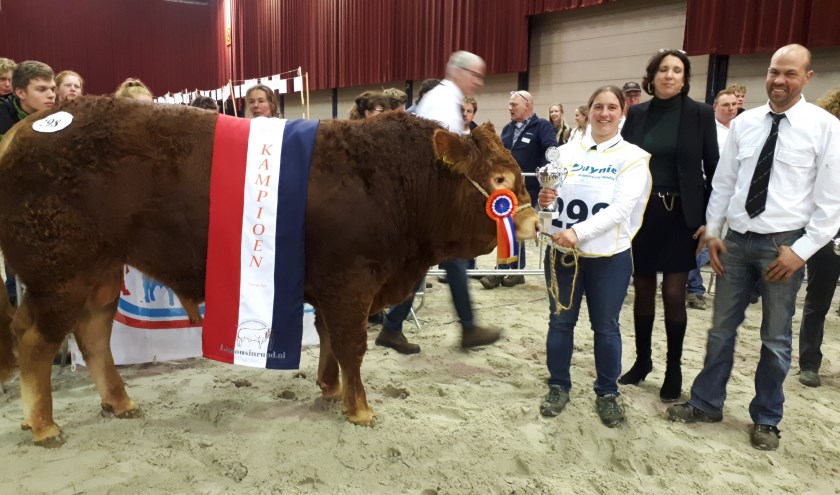 V.l.n.r.: Lievenoogen Obelix ,Wendy van Lievenoogen, Mevr.Helma Lodders, Nico van Lievenoogen
