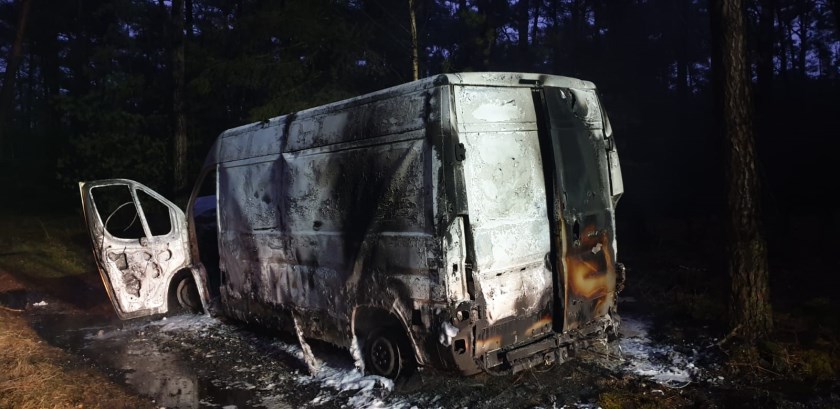 Het uitgebrand busje vol XTC afval