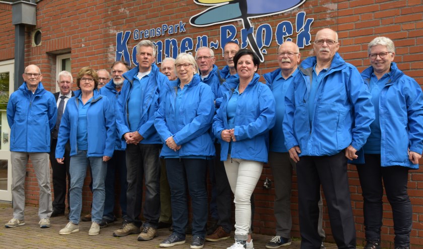 De cicerones Dorplein staan klaar voor de rondleidingen, foto: Jack Roosen