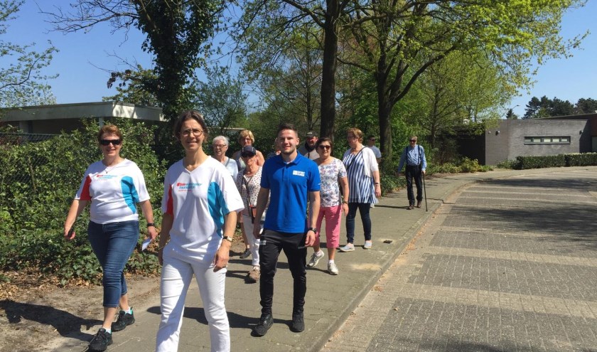 Wandelen in groepsverband met huisarts en praktijkondersteuner van Terra Medici, foto: Cora van der Velden