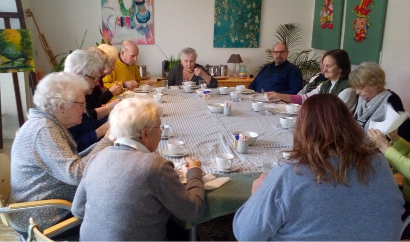 Er werd weer genoten van de lunch, foto: Kitty Arets