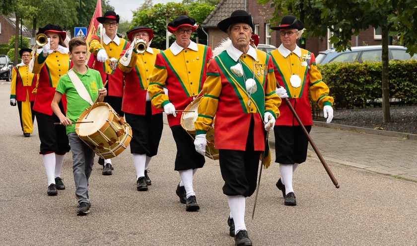 Het Sint Jorisgilde Budel ook aanwezig bij de herdenkingen binnen en buiten Budel. FOTO SASKIA HORST