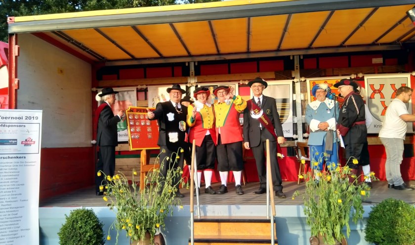 Sandra en Jos op het erepodium in Lage Mierde