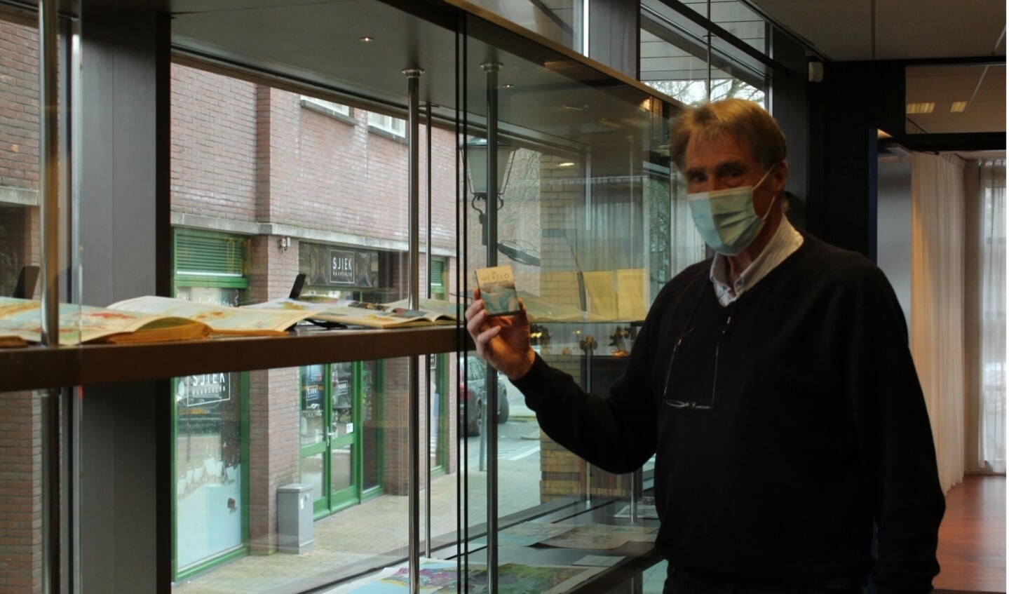 Joop Zomer deelt zijn passie voor kaarten graag met u