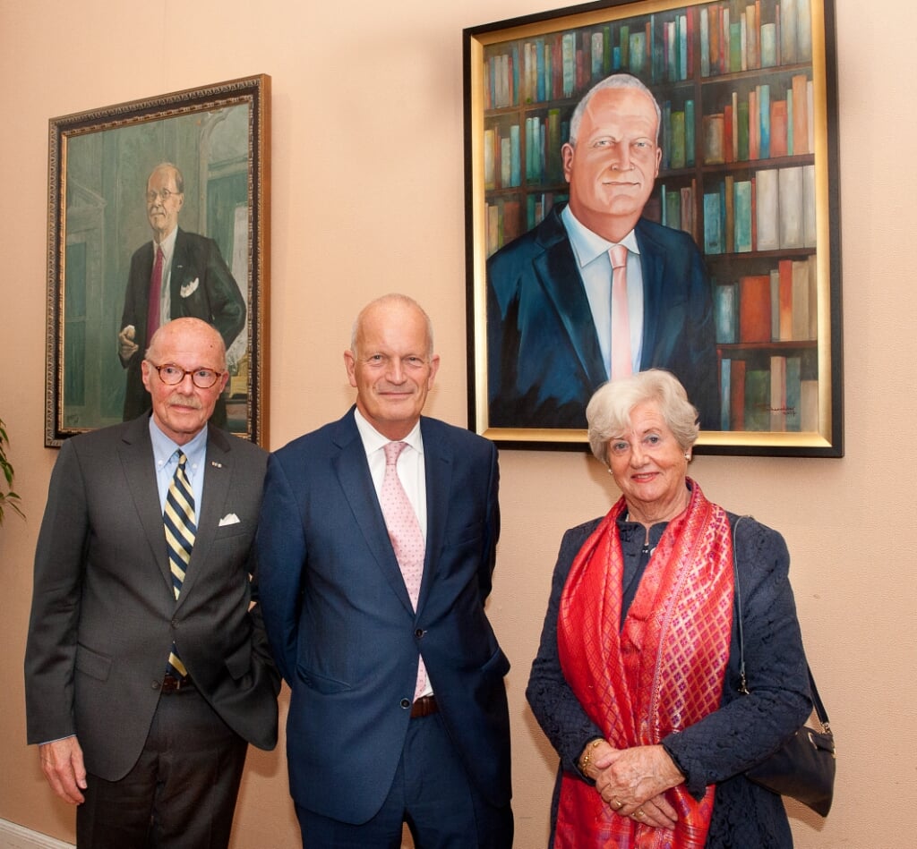 Oud-burgemeesters Herman van den Muijsenberg en Jan Hoekema en mevrouw Els Schoute, weduwe van oud-burgemeester Schoute. (Foto: Fotostudio Jan van der Plas)