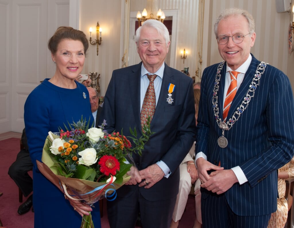 De heer en mevrouw Tordoir met de burgemeester, Foto: Jan van der Plas