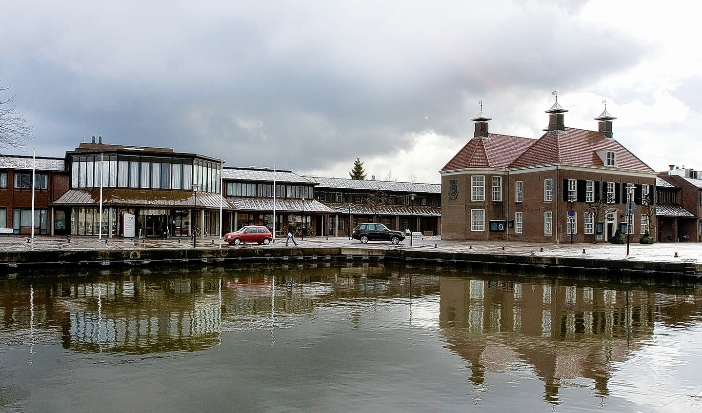Op de plek van het oude gemeentehuis komen woningen.