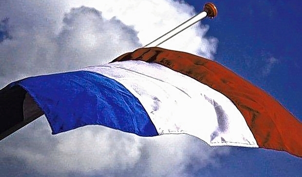 <p>IMAGE 20131025 1260803_ 03 vlag-halfstok.jpg</p>