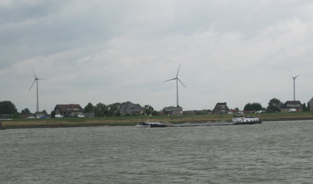 In de gemeente Molenlanden staan al drie windmolens langs de A15