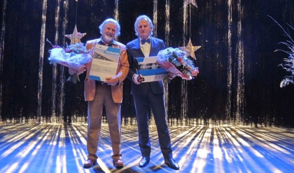 Jaap Pilon (r) en Jos Schilte waren de winnaar van respectievelijk de Cultuurprijs 2015 en Cultuurvrijwilliger van het Jaar. Foto: Nico van Ginkel