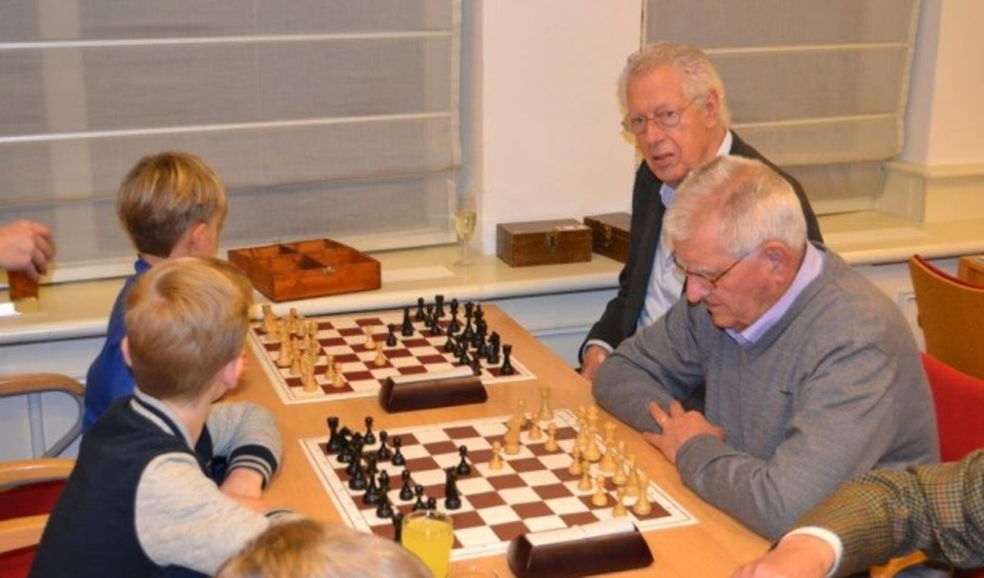 Ernst Wernsen en Wim Graal spelen tegen Finn Paffen en Christiaan Roorda.