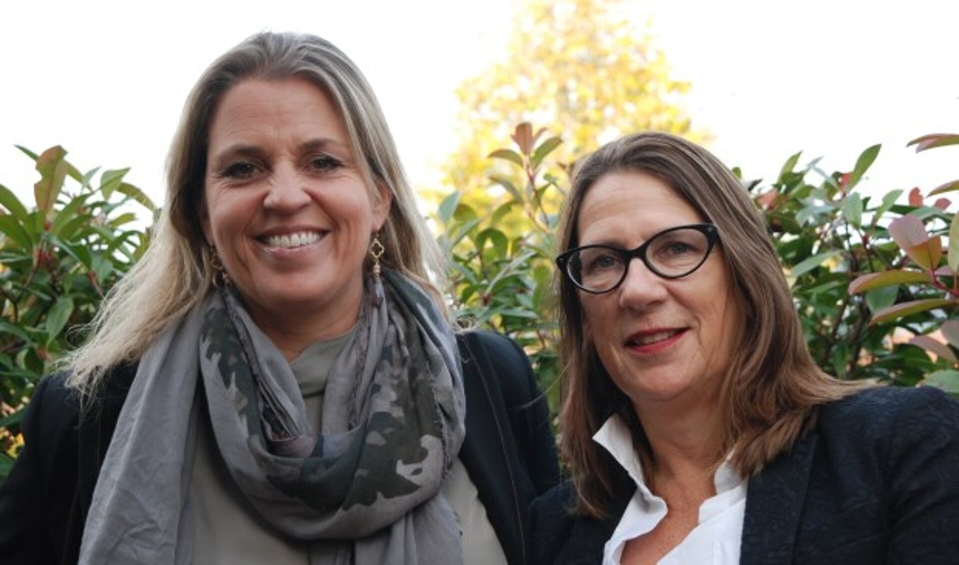 Miriam Lensen (links) en Monique van Miltenburg. Foto: Anneke Iseger