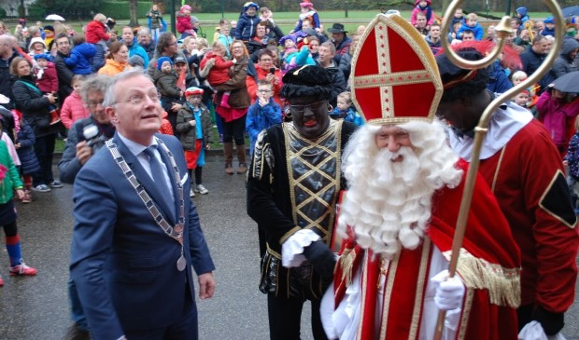 De aankomst vorig jaar bij Jagtlust, met nog de 'oude'  burgemeester, Arjen Gerritsen.