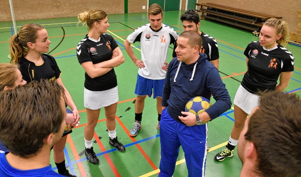 <p>Hugo van Woudenberg, hier in zijn tijd als Sparta Nijkerk-trainer.</p>