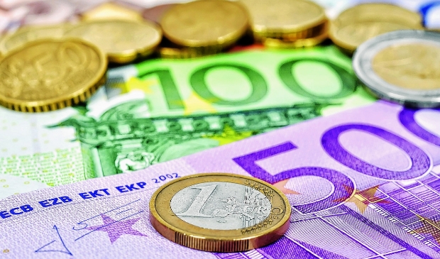 <p>3899768_hc07 euros.jpg</p>