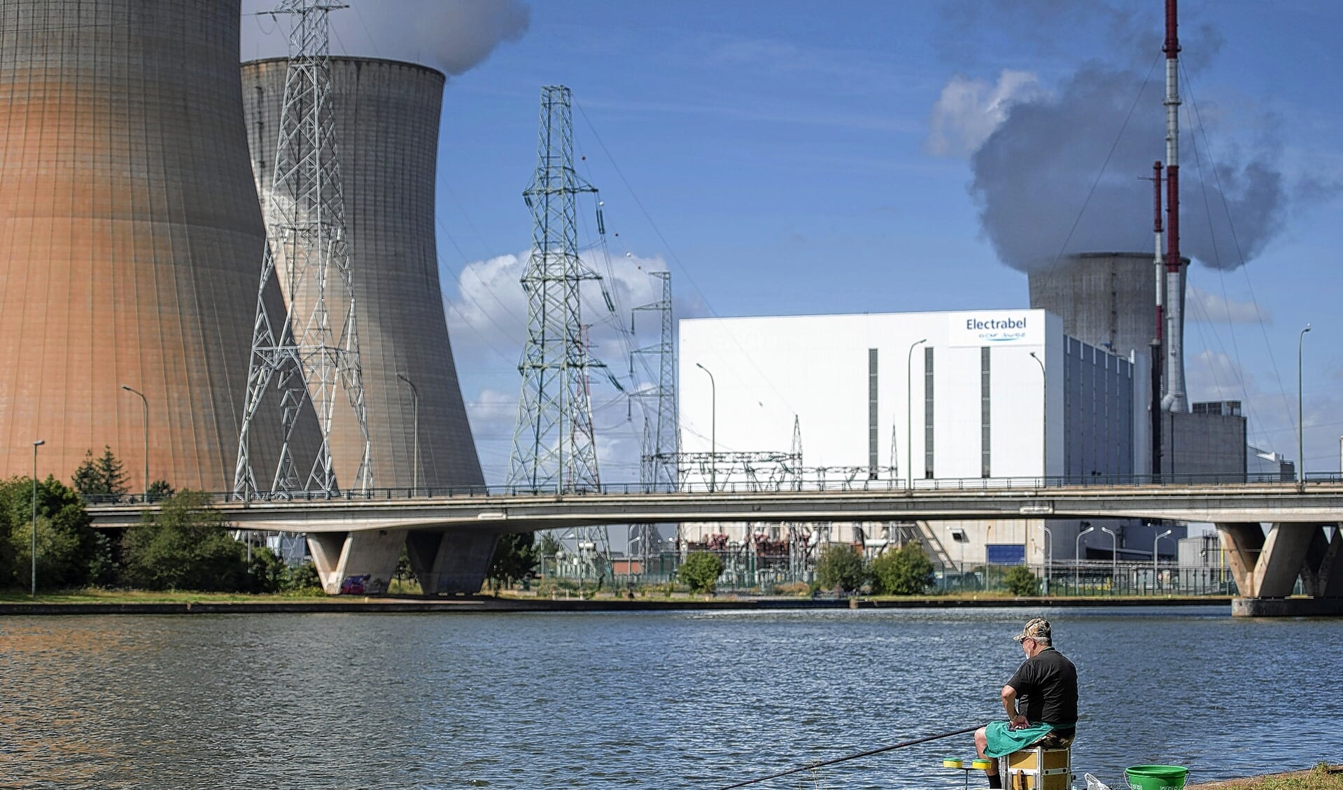 De kerncentrale Tihange in Belgie, 40 kilometer ten zuiden van Maastricht.