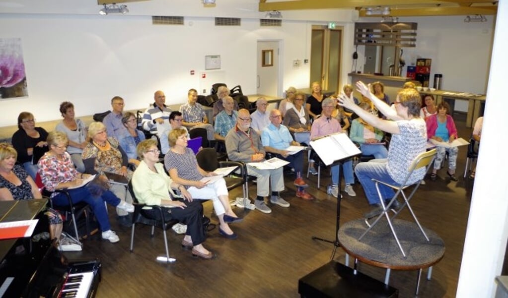 Het Veenendaalse koor Moorsound oefent regelmatig. Het koor heeft uitvoeringen in Veenendaal en de regio.