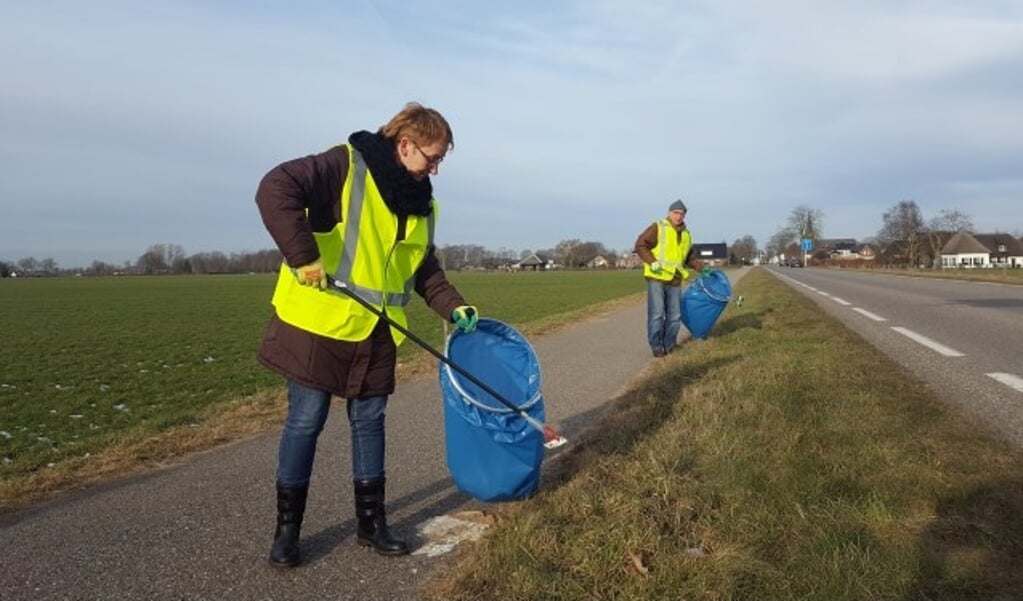 In Renkum is de eerste groep vrijwilligers gestart die het zwerfafval gaat opruimen. (foto: Landschapsbeheer Gelderland)