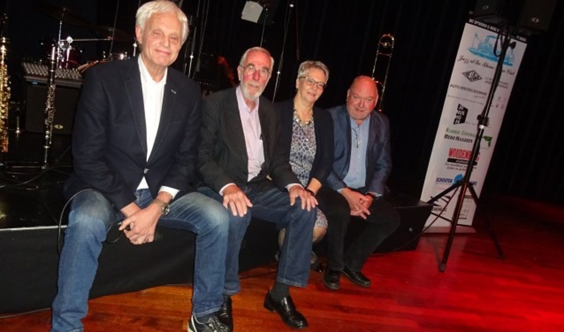De Wageningse jazzclub laat haar jubileumfeest aansluiten bij Koningsdag 2018. Het bestuur bestaat uit: vlnr. Gerard Gerritsen, Oswald Tiemessen, Wilma Oudsen en Peter Duym (foto Jan Boer)