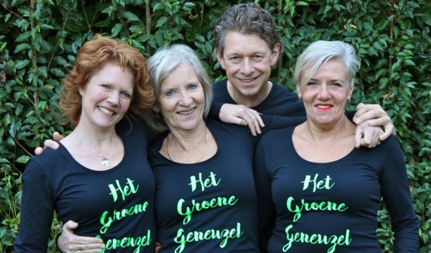 Toneelgezelschap 'Het Groene Geneuzel uit Groenekan: Frøydis Ihle, Ilja Raspe, Thomas Vencken en Brigitte Kant. FOTO: Els van Stratum