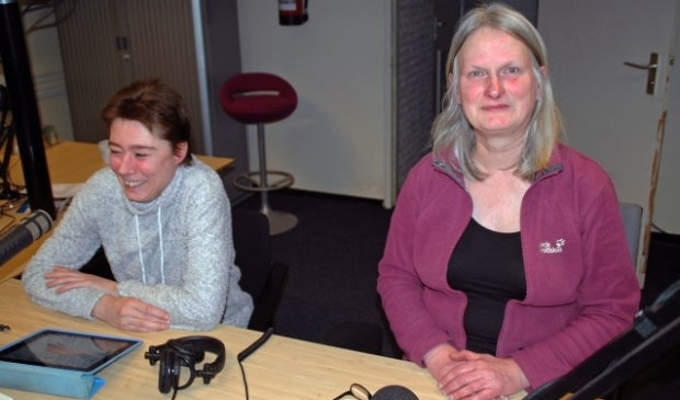Petra van Amersfoort (links) en Mathilde Maijer (PvdA) waren onlangs te gast in "Wageningen Actueel".