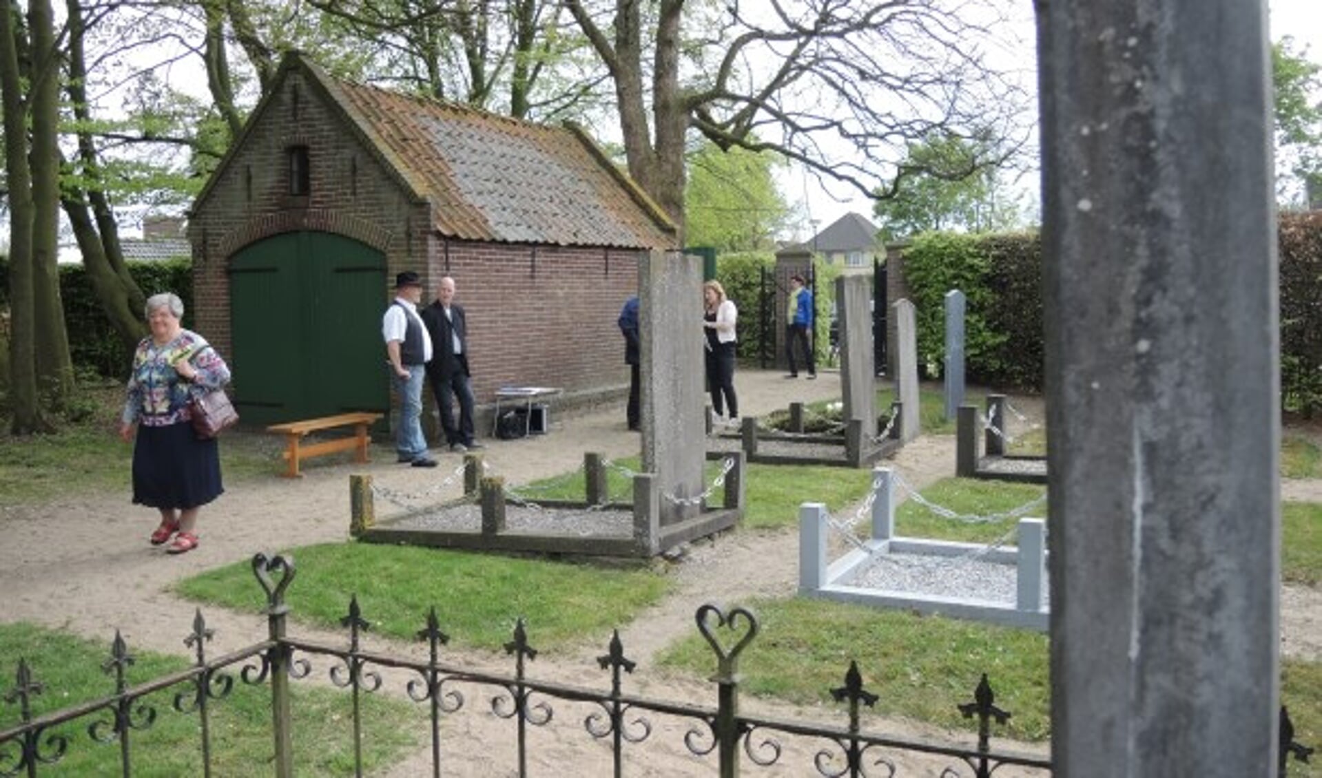 De Joodse begraafplaats aan de Parallelweg in Veenendaal is op 4 mei gedurende twee uur te bezoeken. Archieffoto: Nico van Ginkel.