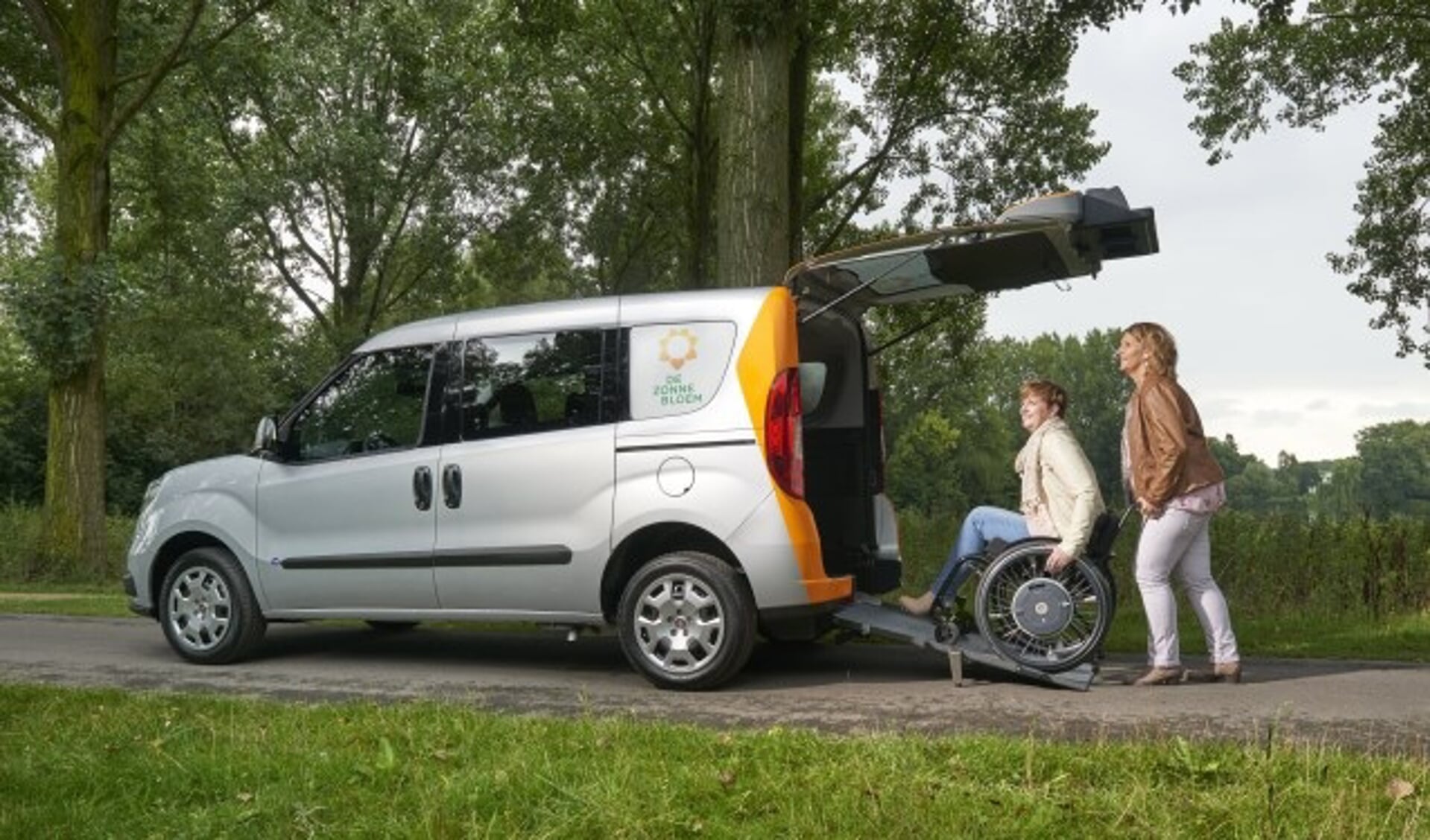 De Zonnebloem-auto is er voor iedereen die afhankelijk is van een rolstoel of scootmobiel. 