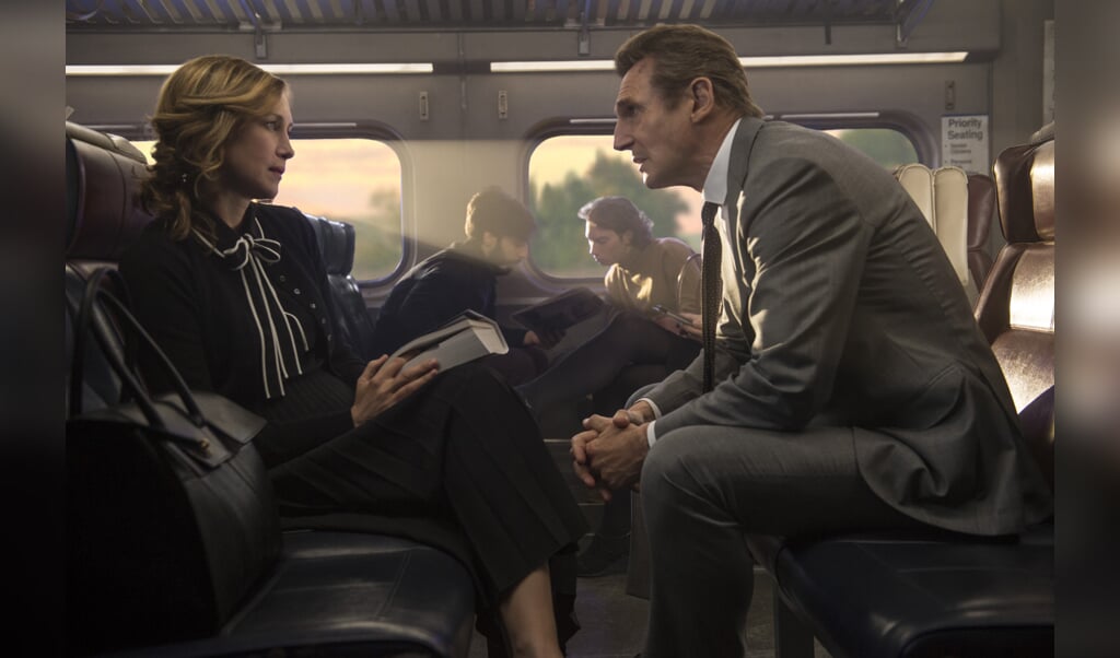 In The Commuter komt Michael MacCauley in contact met een mysterieuze vrouw.