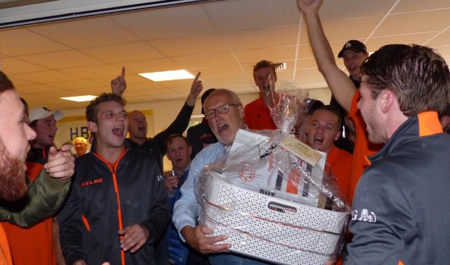 Er wordt op feestelijke wijze afscheid genomen van Rut Assendelft.