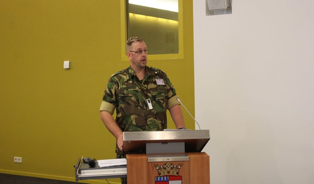 Olaf van Delft spreekt de aanwezigen toe tijdens de Veteranendag 2018