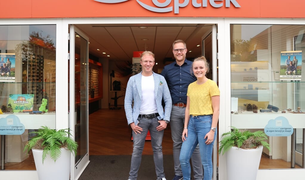 Niels, Richard en Joyce van Veluwe Optiek organiseren DNEye-event.