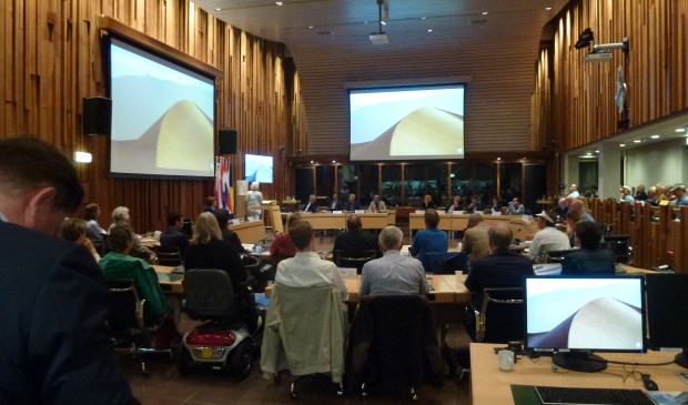 De Amersfoortse raadszaal, strijdtoneel van de kwestie-westelijke rondweg.