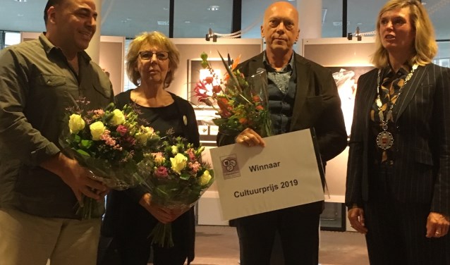 Artistiek Schipbreuk Tonen Ton de Zwart uit Duivendrecht winnaar Cultuurprijs | Weekblad voor Ouder  Amstel | Nieuws uit de regio Ouder Amstel