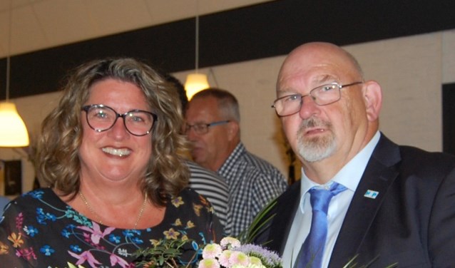 Lijsttrekker Marjolein Steffens-van de Water en HAP-voorzitter Paul Croese.
