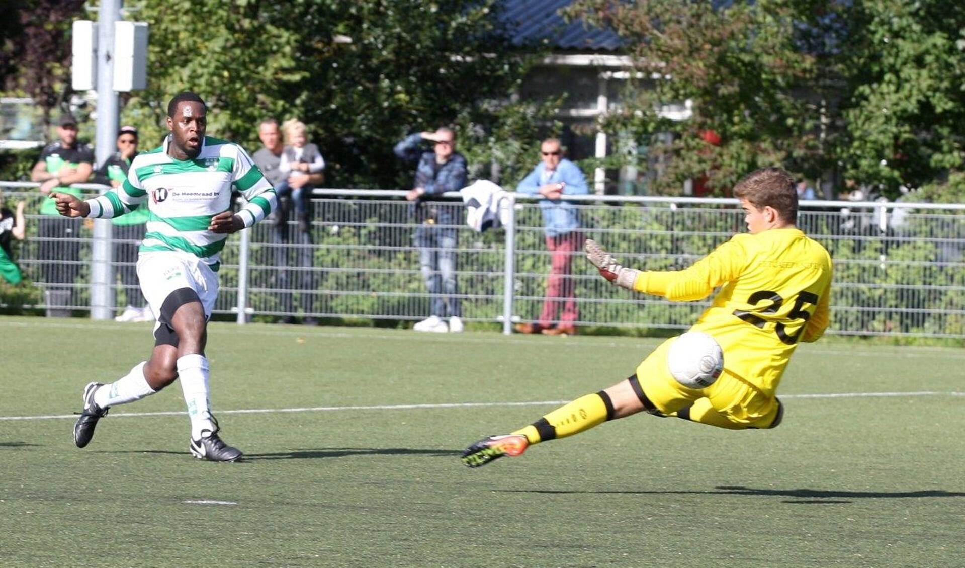 Amstelveen Heemraad kwam snel op voorspriong, maar verloor uiteindelijk met 1-3.
