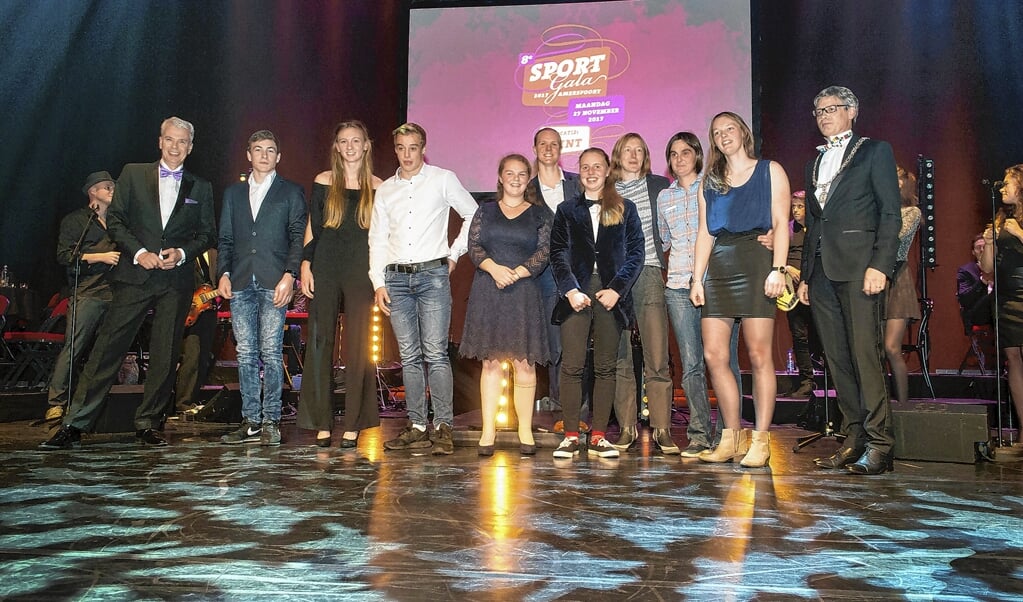 Winaars in de diverse categoriëen na afloop van het Sportgala Amersfoort in 2017.