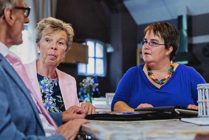 Oude Dag Service bezoekt ouderen