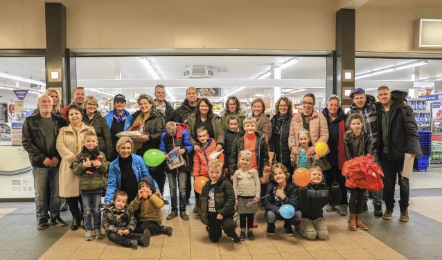 ,,De Wensboom in winkelcentrum Paasbos was altijd hartverwarmend'', aldus Krijkamp (bovenste rij, vijfde van links).
