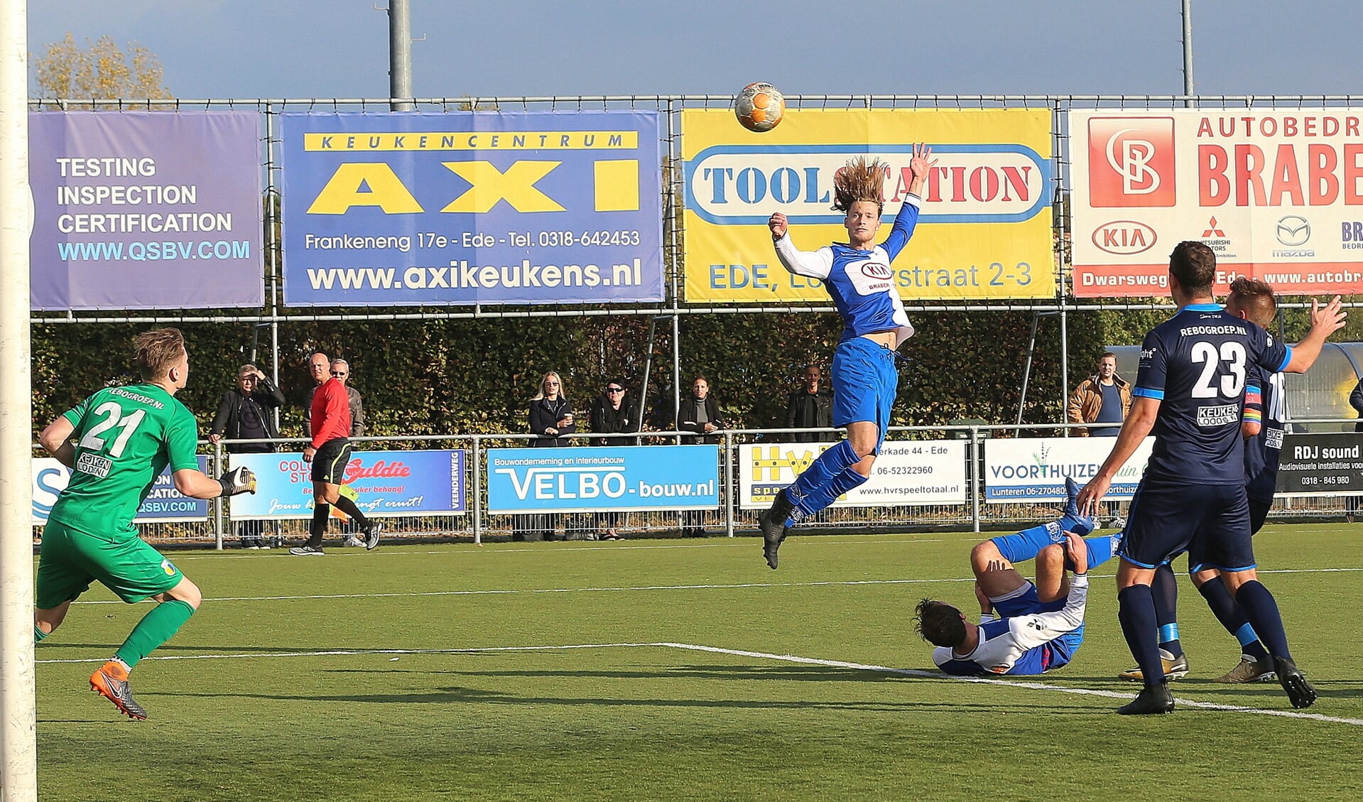 Joël van Wijk in actie voor DTS Ede op een archieffoto.